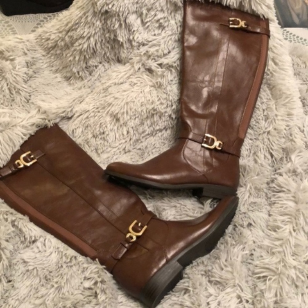Beautiful Brown UNISA Gold Buckle Boots
